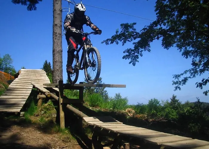 Appartement Welcome In - Met Ski- & Fietsberging, Rustig Gelegen Winterberg